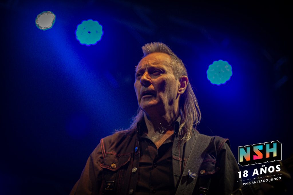 El Tano Marciello en vivo el 9 de julio en Teatro Vorterix, con su guitarra frente a un público encendido