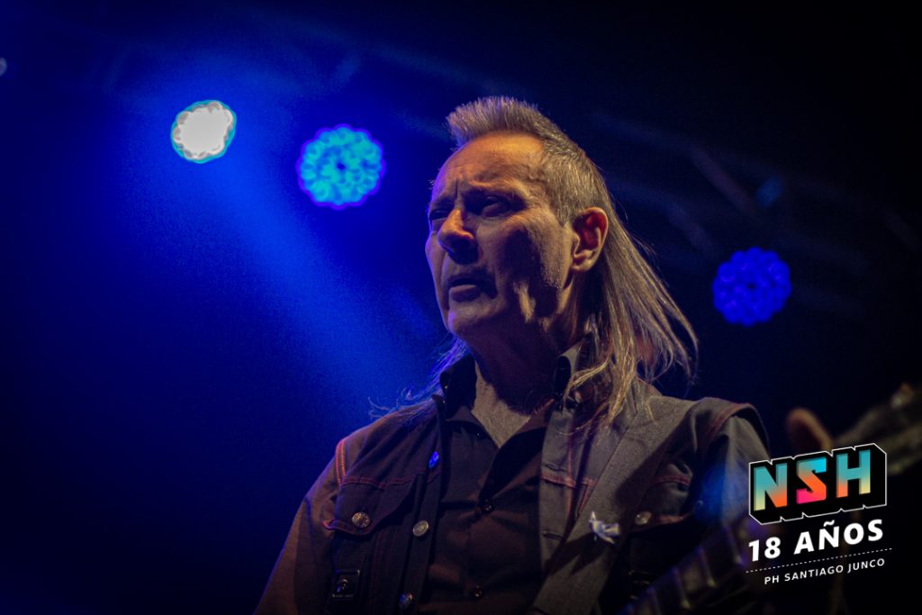 El Tano Marciello en vivo el 9 de julio en Teatro Vorterix, con su guitarra frente a un público encendido
