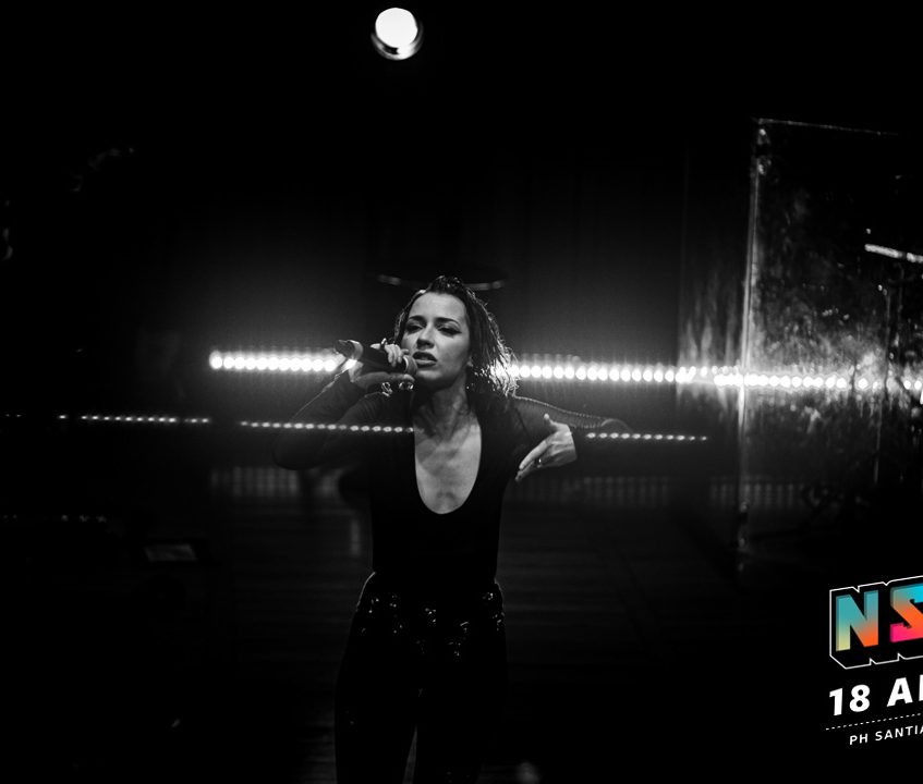 FEMI durante la grabación de su live session en la Usina del Arte, donde presentó su nuevo single “No es personal”