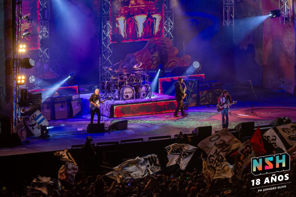 Foto del recital de La Renga en el Estadio de Huracán durante su gira "Totalmente Poseídos" en Buenos Aires, junio de 2024.
