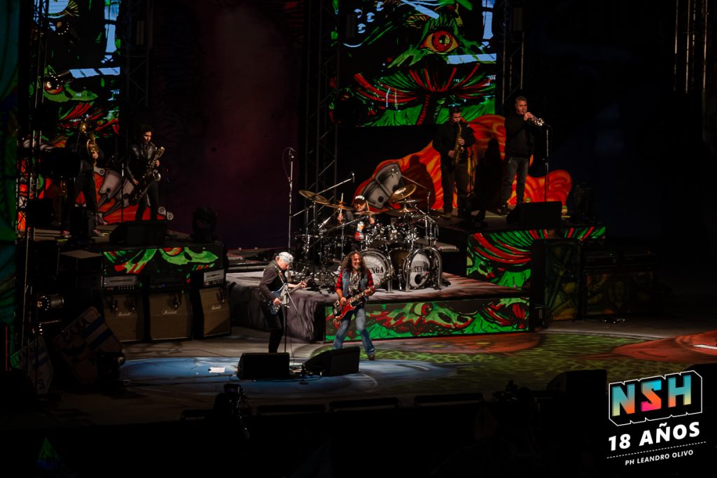 Foto del recital de La Renga en el Estadio de Huracán durante su gira "Totalmente Poseídos" en Buenos Aires, junio de 2024.