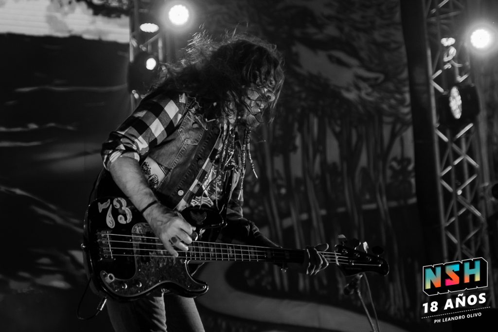Foto del recital de La Renga en el Estadio de Huracán durante su gira "Totalmente Poseídos" en Buenos Aires, junio de 2024.