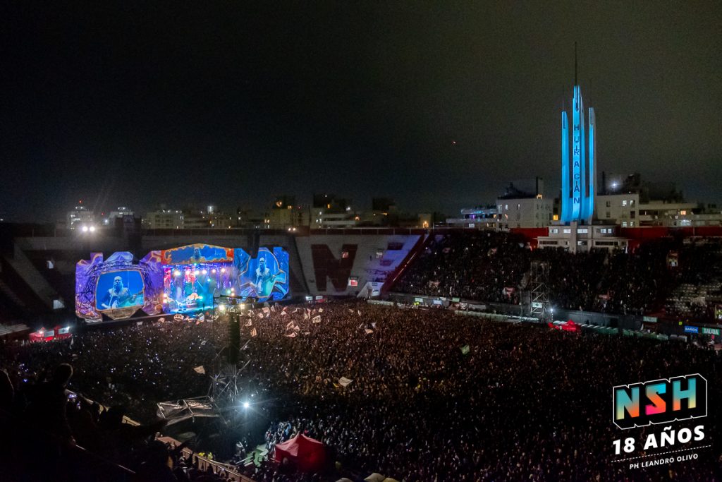 Foto del recital de La Renga en el Estadio de Huracán durante su gira "Totalmente Poseídos" en Buenos Aires, junio de 2024.