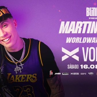 Martin White en vivo en Teatro Vorterix durante el WorldWai Tour 2025 en Buenos Aires