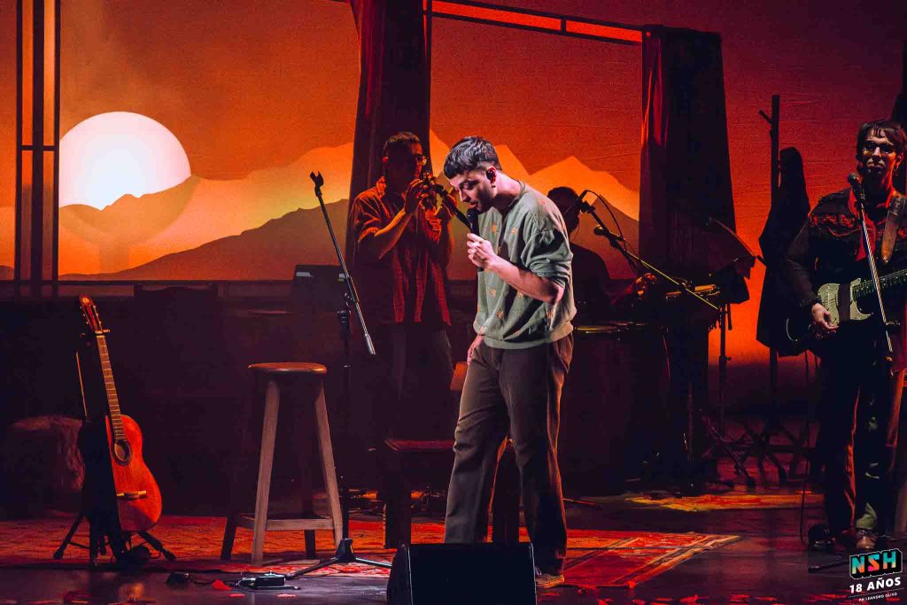 Alan Sutton en vivo en el Teatro Gran Rex el 9 de agosto de 2025 durante el Tour Berrinche