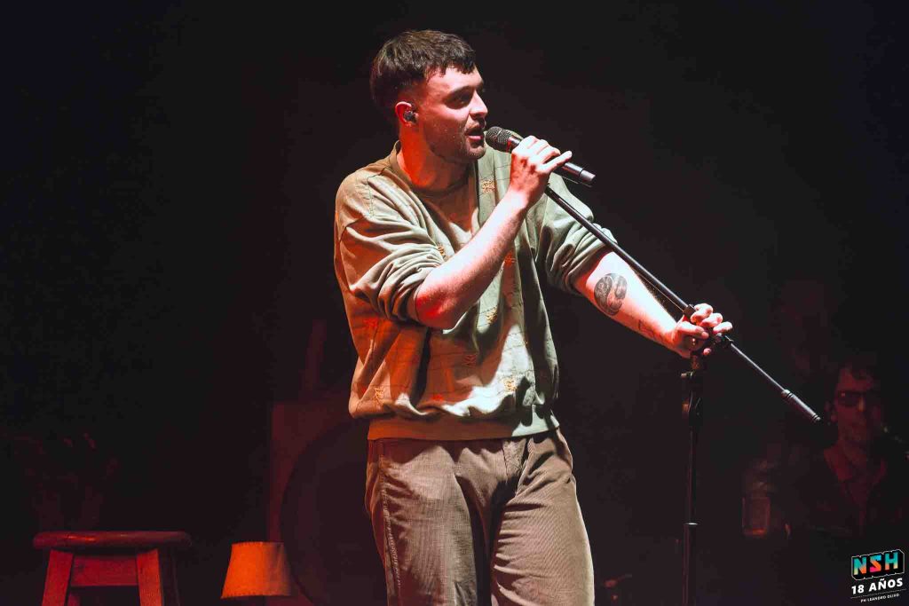 Alan Sutton en vivo en el Teatro Gran Rex el 9 de agosto de 2025 durante el Tour Berrinche