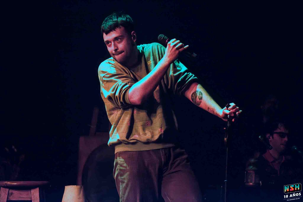 Alan Sutton en vivo en el Teatro Gran Rex el 9 de agosto de 2025 durante el Tour Berrinche