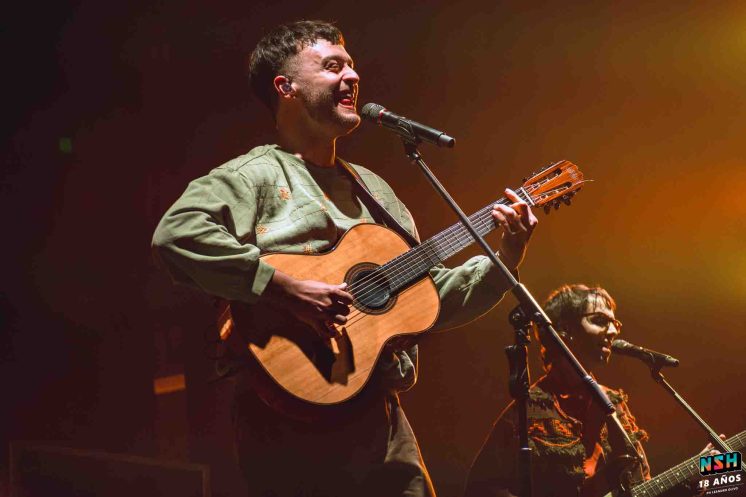 Alan Sutton en vivo en el Teatro Gran Rex el 9 de agosto de 2025 durante el Tour Berrinche