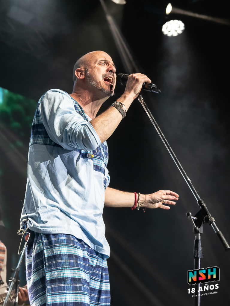Bersuit Vergarabat en vivo en el Microestadio de Ferro