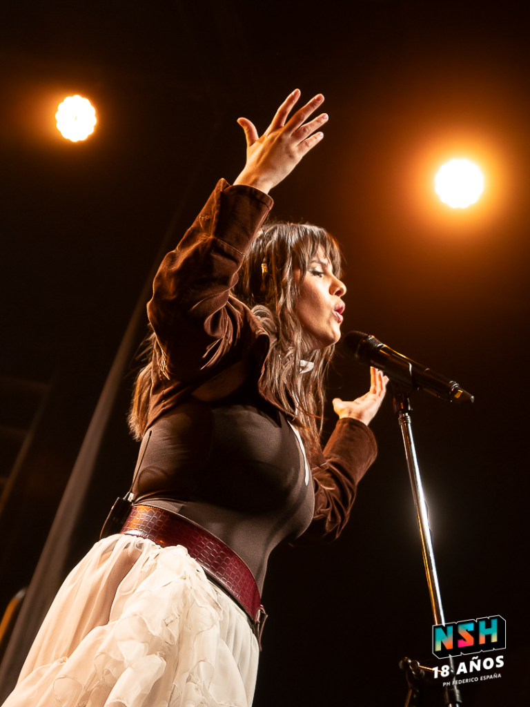 Camilú en vivo en Niceto Club durante el inicio de su nueva gira musical en 2025