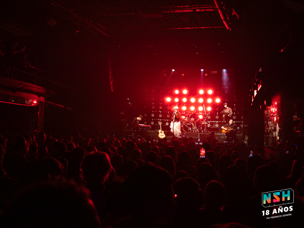 Camilú en vivo en Niceto Club durante el inicio de su nueva gira musical en 2025