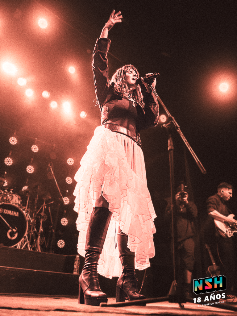 Camilú en vivo en Niceto Club durante el inicio de su nueva gira musical en 2025