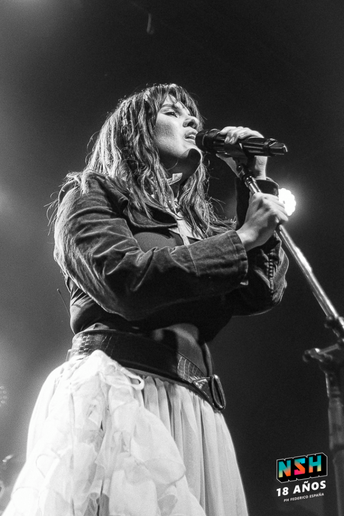 Camilú en vivo en Niceto Club durante el inicio de su nueva gira musical en 2025