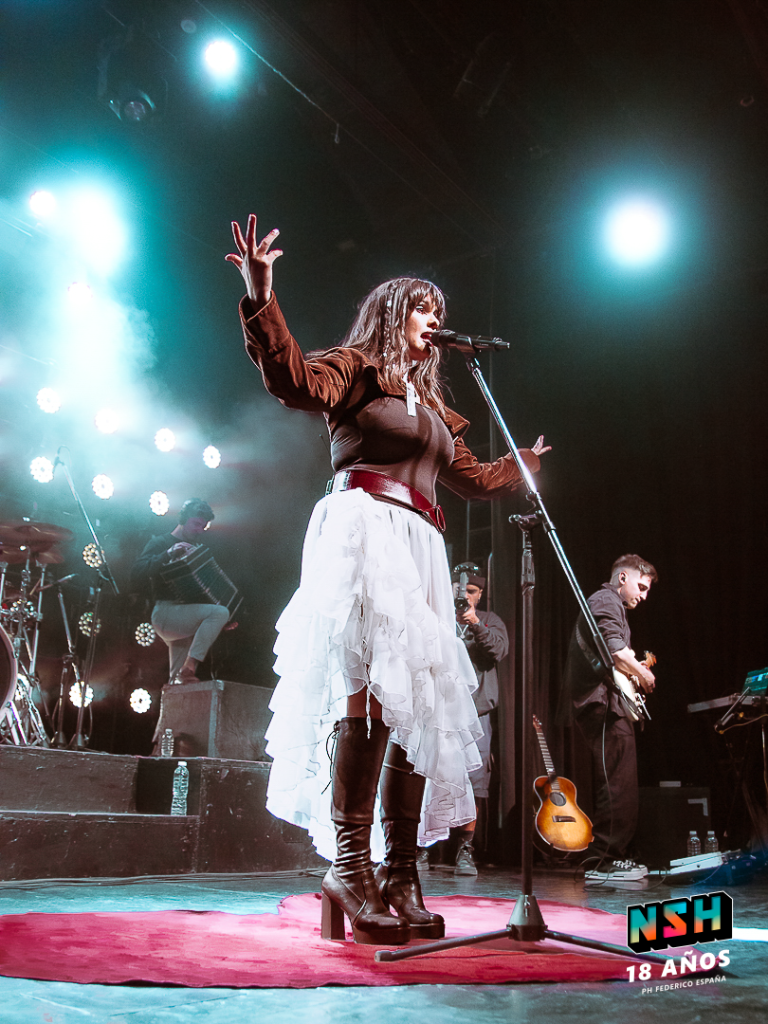 Camilú en vivo en Niceto Club durante el inicio de su nueva gira musical en 2025