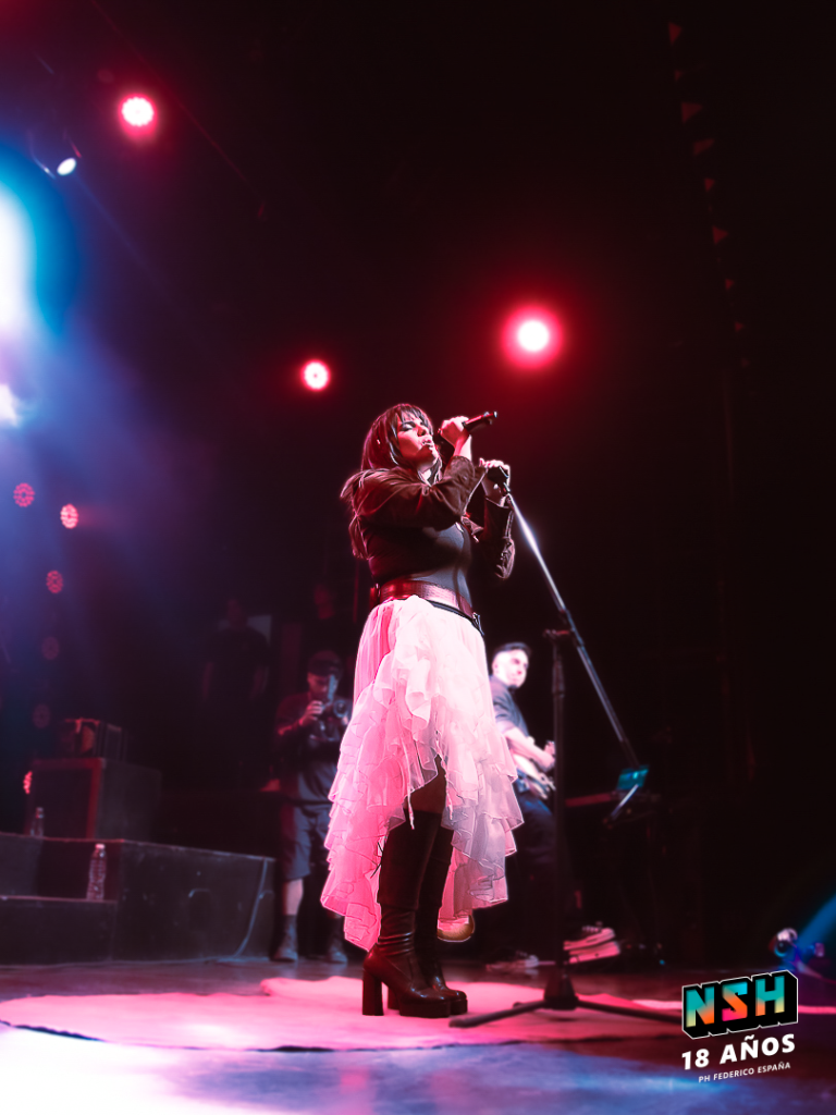 Camilú en vivo en Niceto Club durante el inicio de su nueva gira musical en 2025