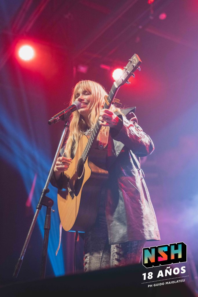 Retrato de Connie Isla en vivo por Guido Maiolatesi