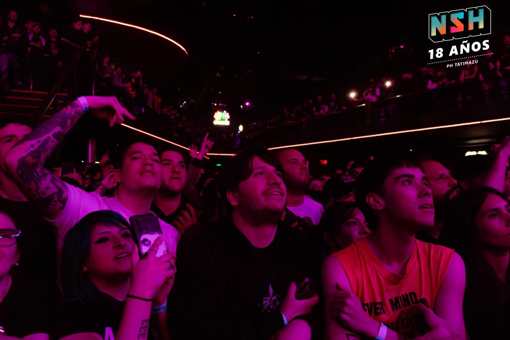 Neck Deep en vivo en Groove Buenos Aires, 26 de agosto de 2025, público eufórico durante el setlist
