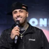 “Nicky Jam en el escenario durante su gira Sunshine Tour”