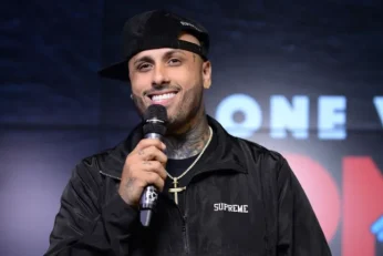 “Nicky Jam en el escenario durante su gira Sunshine Tour”