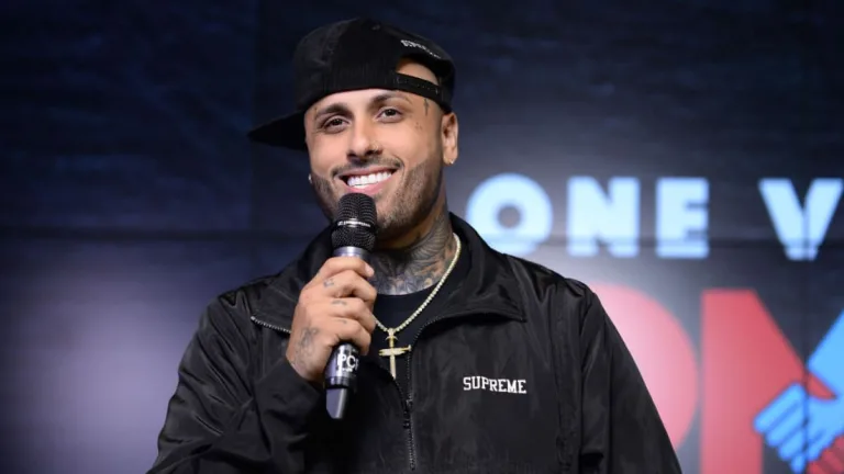 “Nicky Jam en el escenario durante su gira Sunshine Tour”