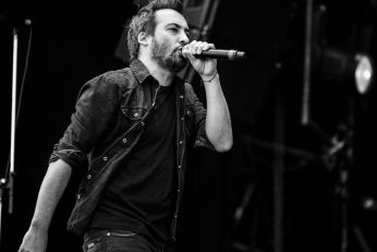 Ojos Locos en vivo celebrando los 20 años de Guerra de Nada en el Teatro Vorterix