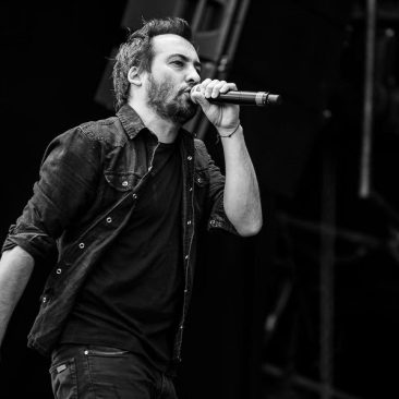 Ojos Locos en vivo celebrando los 20 años de Guerra de Nada en el Teatro Vorterix