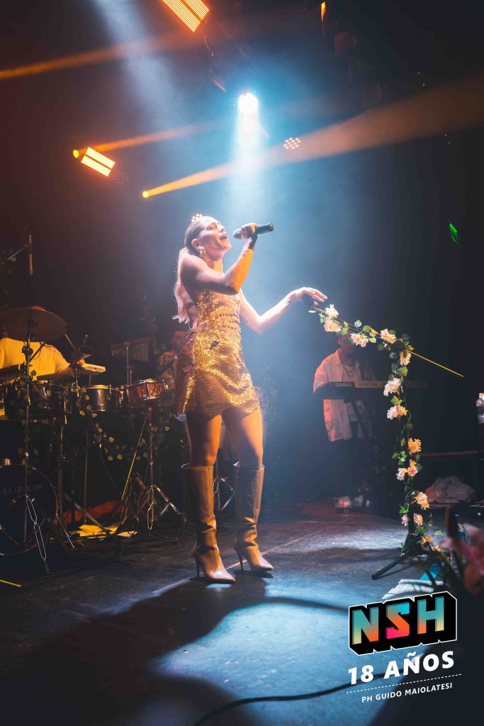 Rocío Igarzábal interpretando canciones de Volare en vivo en La Tangente
