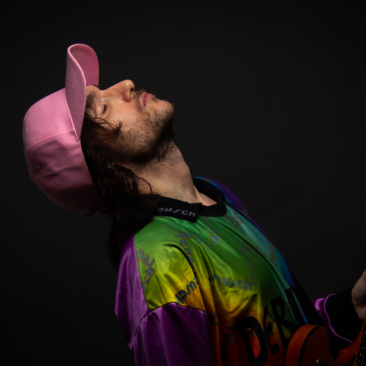 Lichi en vivo en Niceto Club celebrando el primer aniversario de ¡COCOLICHE! junto a su banda y artistas invitados