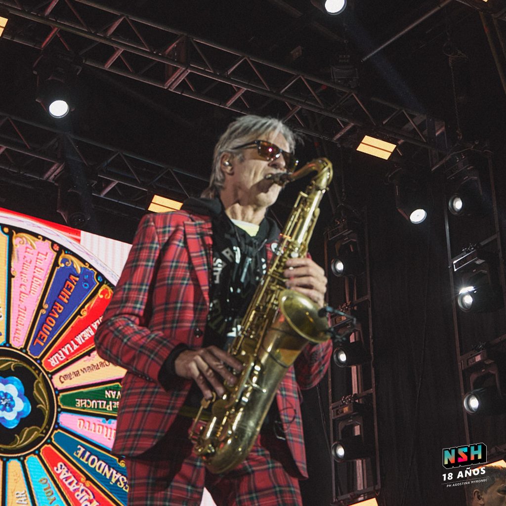 Los Auténticos Decadentes desatan la alegría en La Plata.
