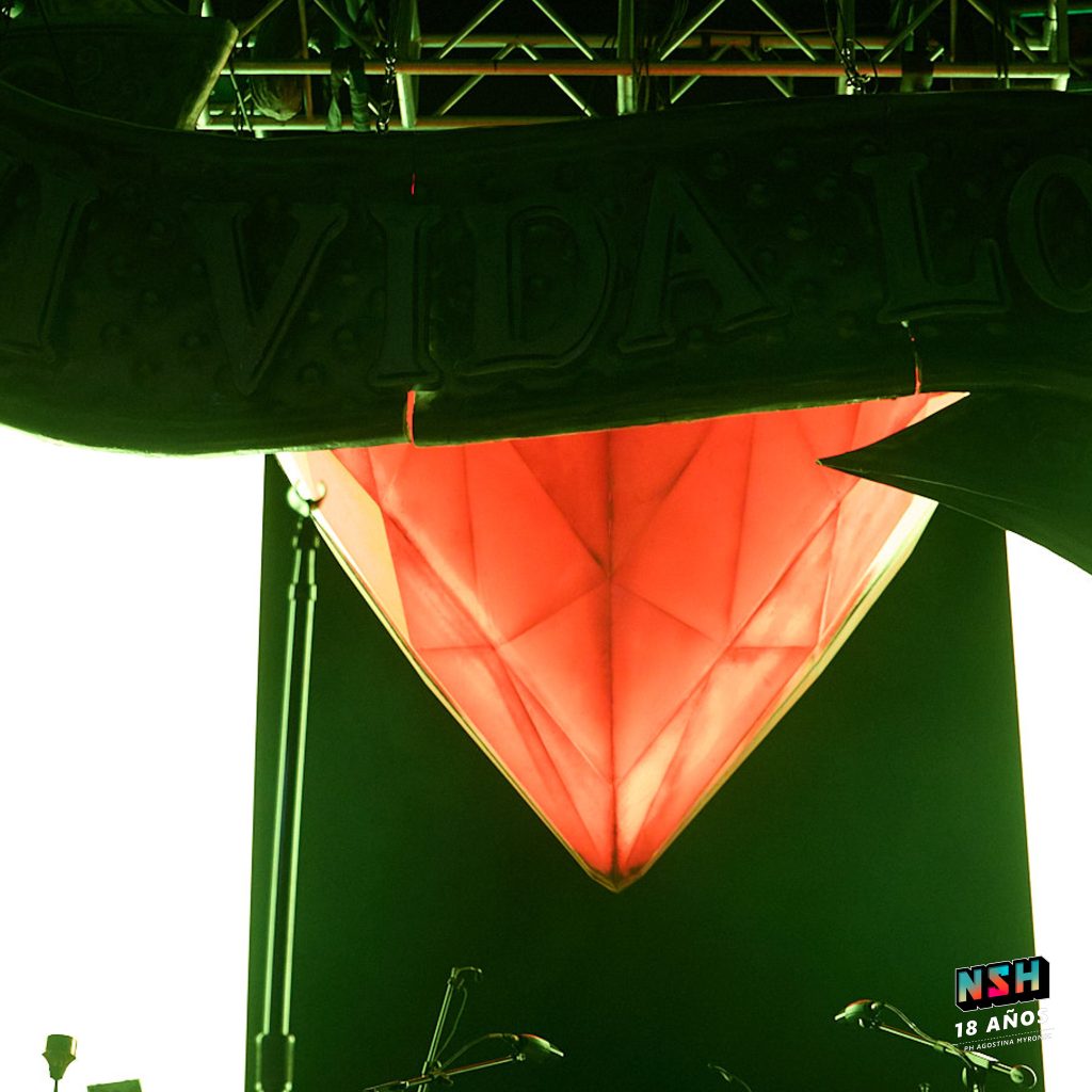 Luz, color y alegría con Los Auténticos Decadentes.