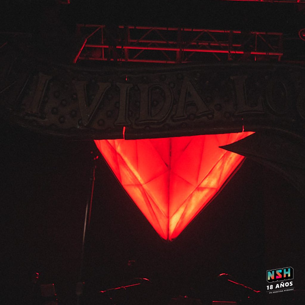 Luz, color y alegría con Los Auténticos Decadentes.