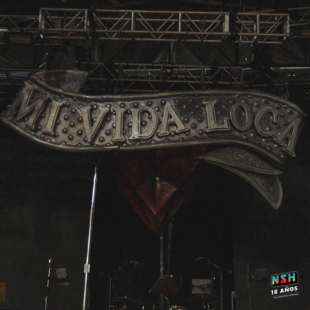 Luz, color y alegría con Los Auténticos Decadentes.