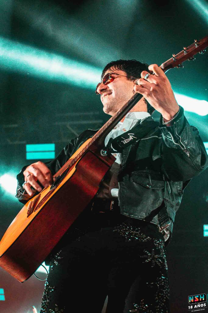 El dúo El Zar iluminando el escenario de Obras con su nuevo álbum Paradiso.