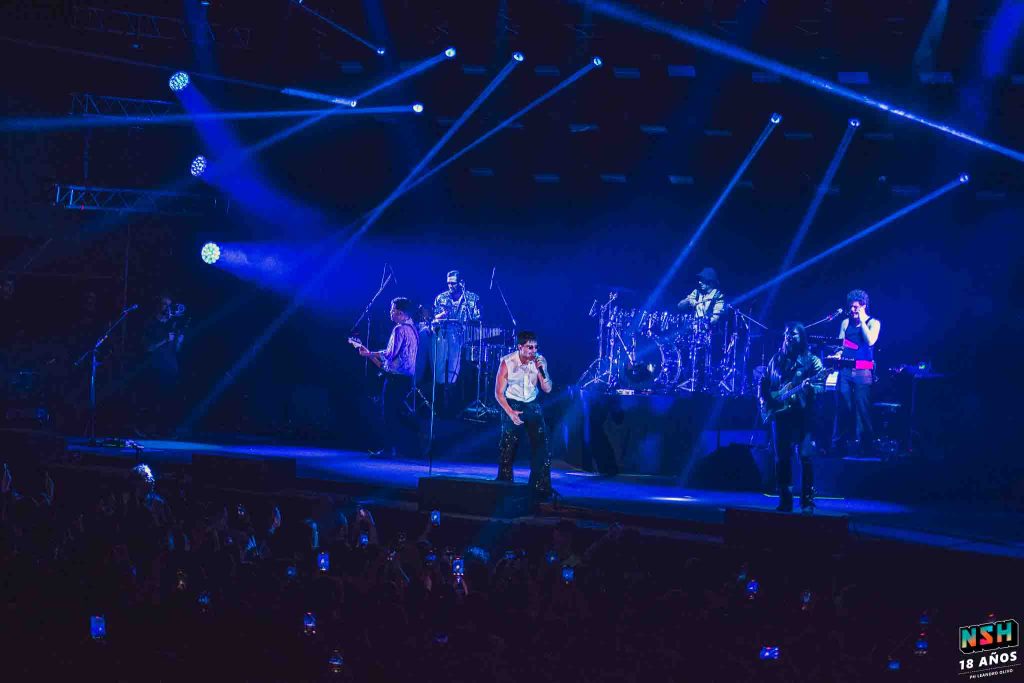El Zar en vivo en Obras, presentando “Paradiso” ante una multitud eufórica.