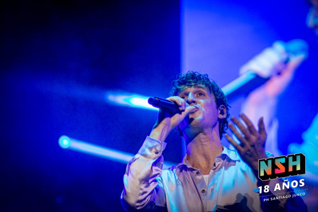 Louta en vivo durante su show en el Harlem Festival 2025