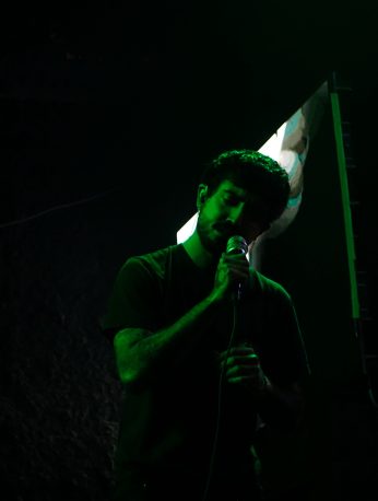 Ill Quentin en vivo en Uniclub durante su show de rap argentino