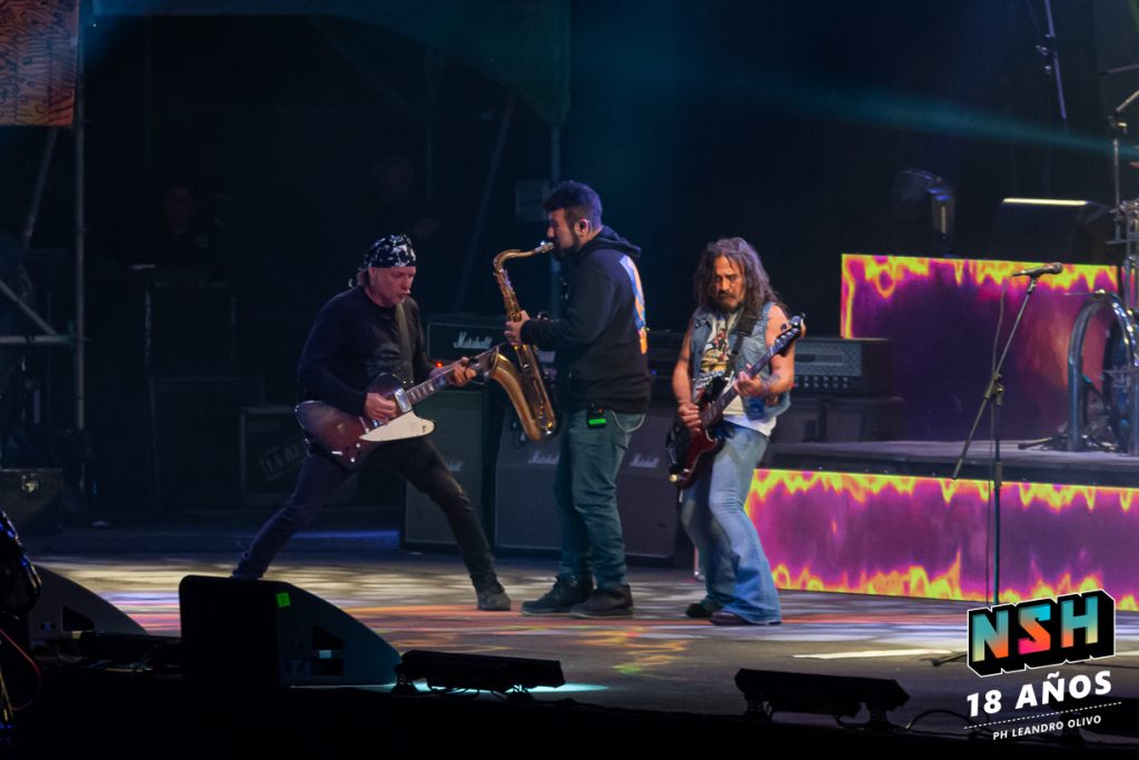 La Renga tocando “Hablando de la libertad” en el cierre del show en Colonia.