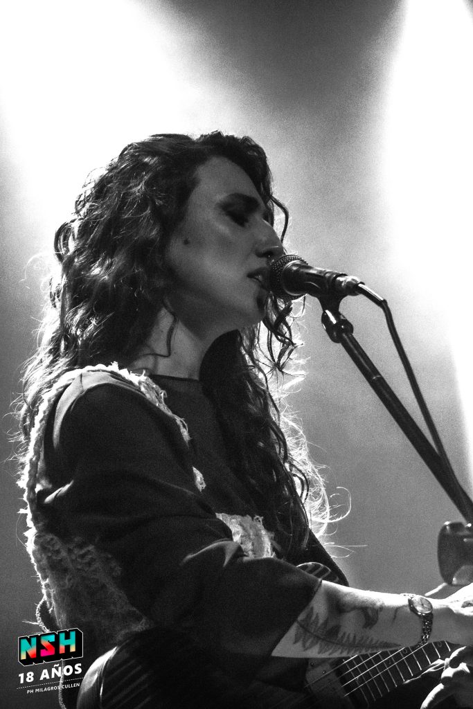 LVROD en vivo presentando “Dulce y Roto” en La Tangente, fotografiada por Milagros Cullen.