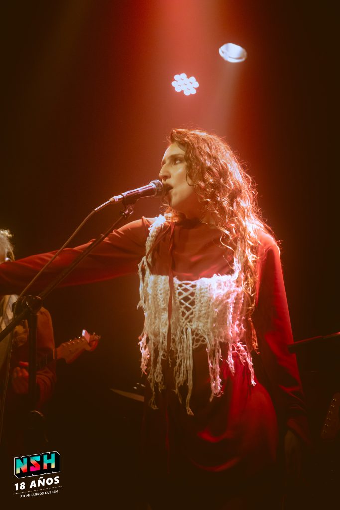 LVROD en vivo presentando “Dulce y Roto” en La Tangente, fotografiada por Milagros Cullen.