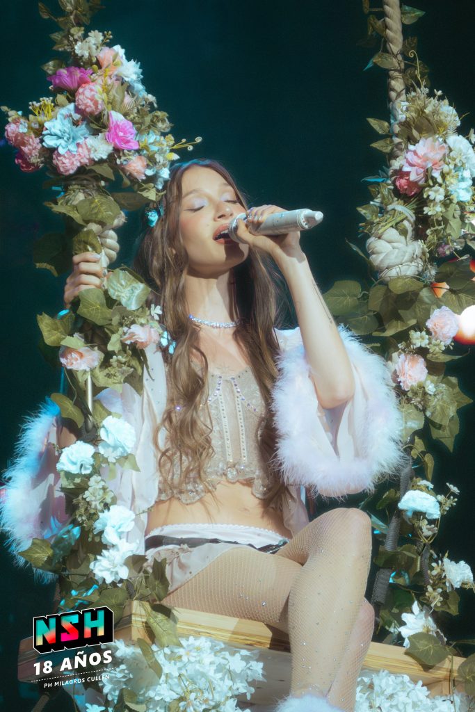 Yami Safdie en vivo en el Teatro Gran Rex durante la presentación de su nuevo álbum “Querida Yo”.