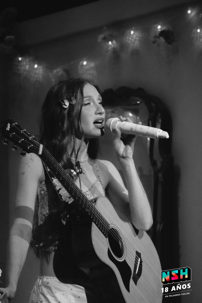 Yami Safdie en vivo en el Teatro Gran Rex durante la presentación de su nuevo álbum “Querida Yo”.