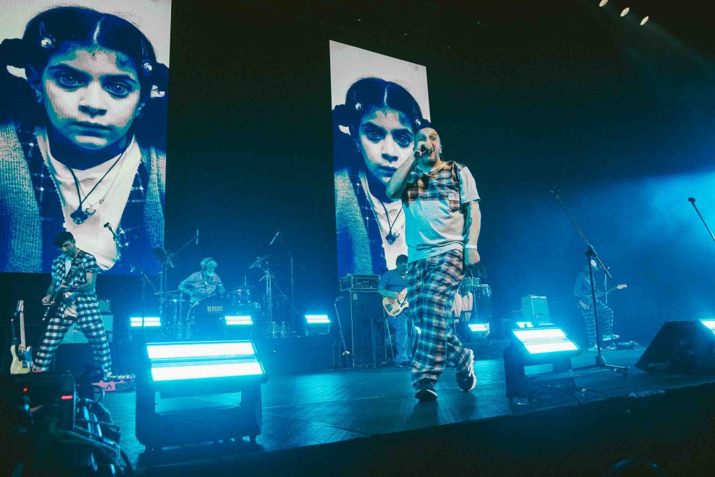 Bersuit ejecutando “Negra murguera” en el cierre del show – Foto de Camila Sebastiao