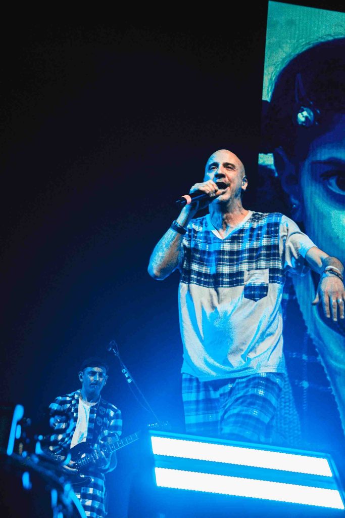 Bersuit ejecutando “Negra murguera” en el cierre del show – Foto de Camila Sebastiao