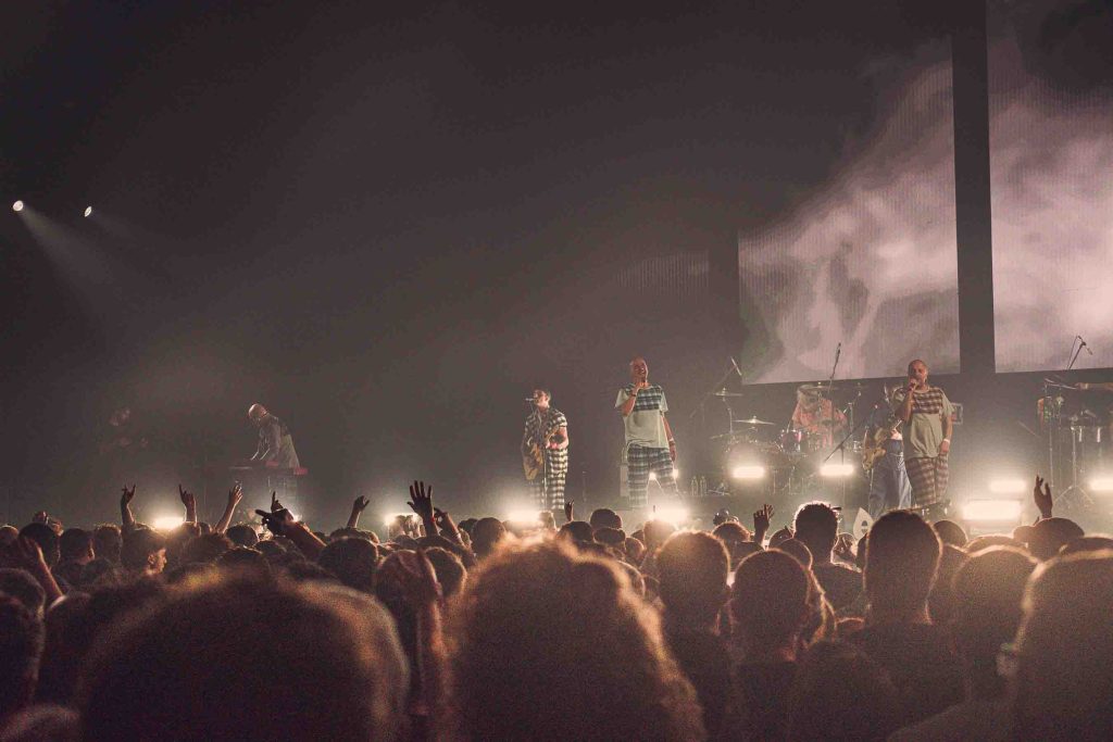 Vista general del Movistar Arena durante el recital de Bersuit – Foto por Camila Sebastiao
