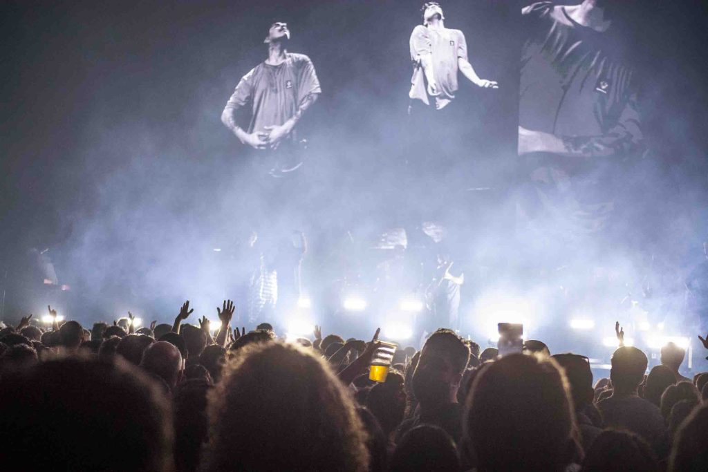 Vista general del Movistar Arena durante el recital de Bersuit – Foto por Camila Sebastiao