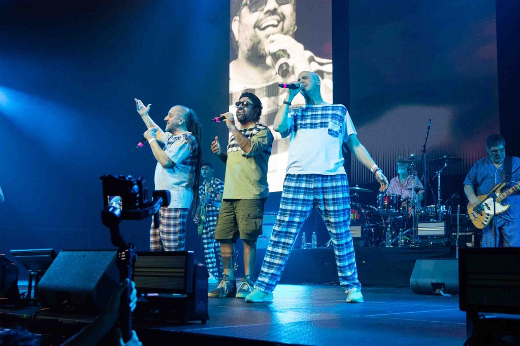 Invitados especiales compartiendo el escenario con Bersuit – Imagen por Camila Sebastiao