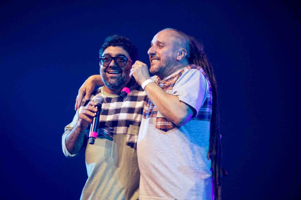 Invitados especiales compartiendo el escenario con Bersuit – Imagen por Camila Sebastiao