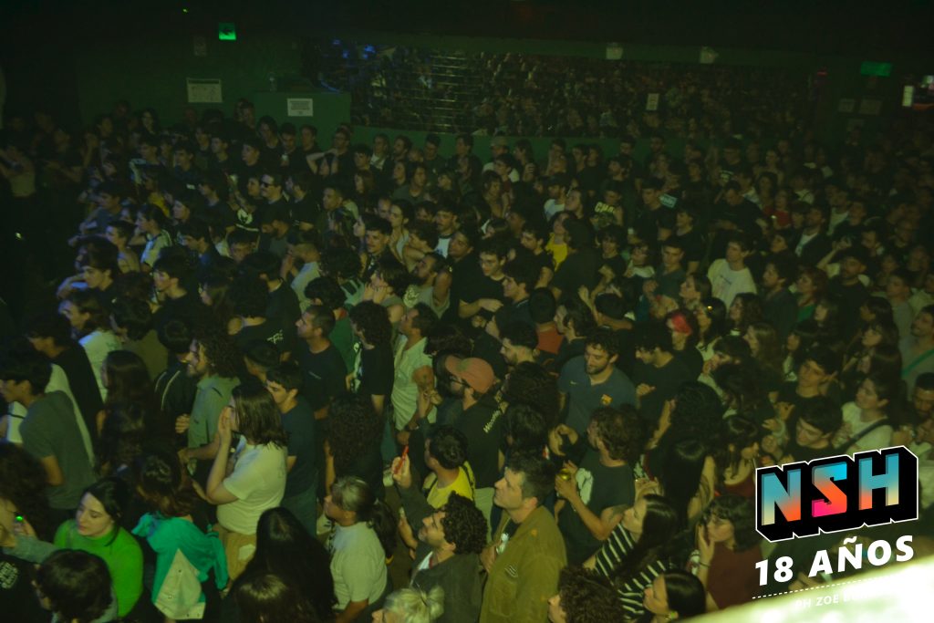 Winona Riders en vivo en Niceto Club el 31 de octubre, durante su show de Halloween.