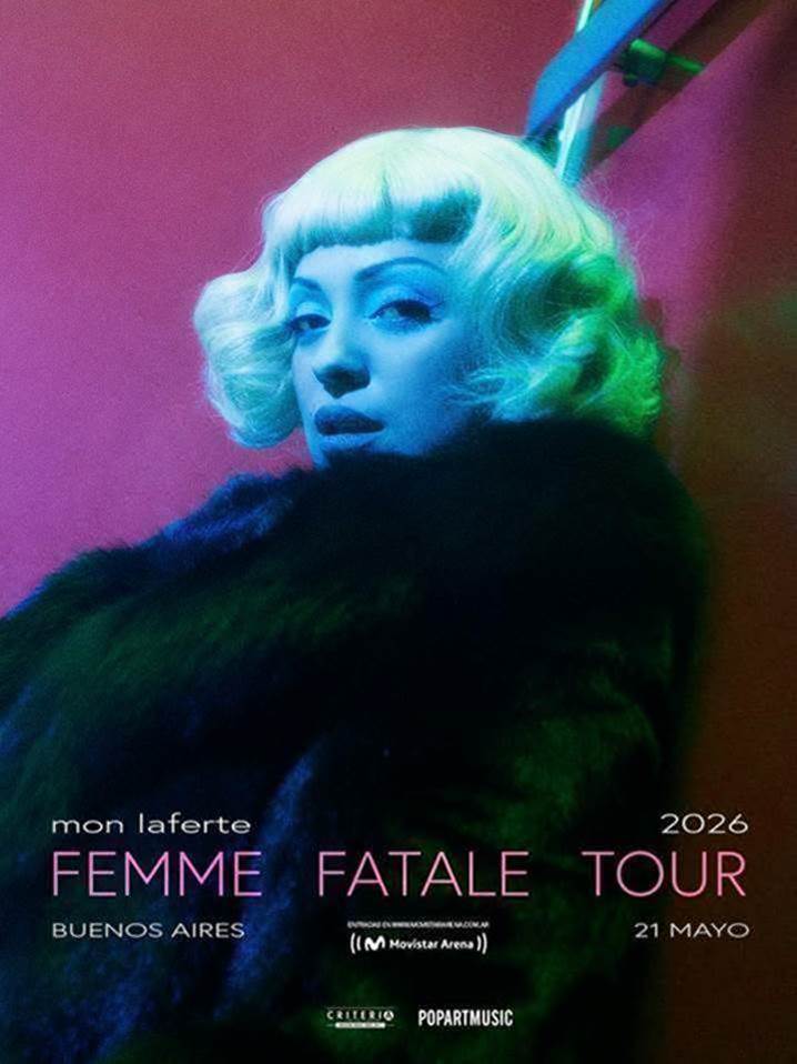 Mon Laferte en vivo presentando Femme Fatale Tour en el Movistar Arena, Buenos Aires
