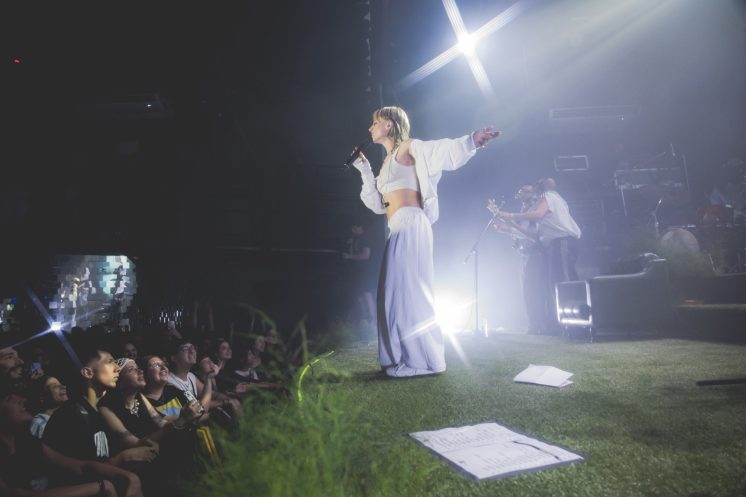 Clara Cava en vivo en Niceto Club – Foto por Micaela Goyeneche